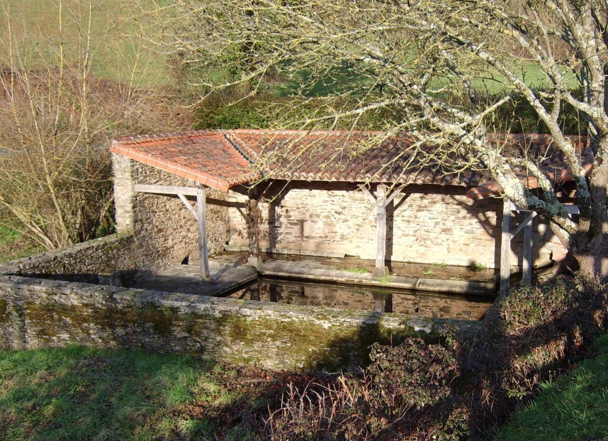Chambres De La Porte Aux Moines Vouvant Екстериор снимка